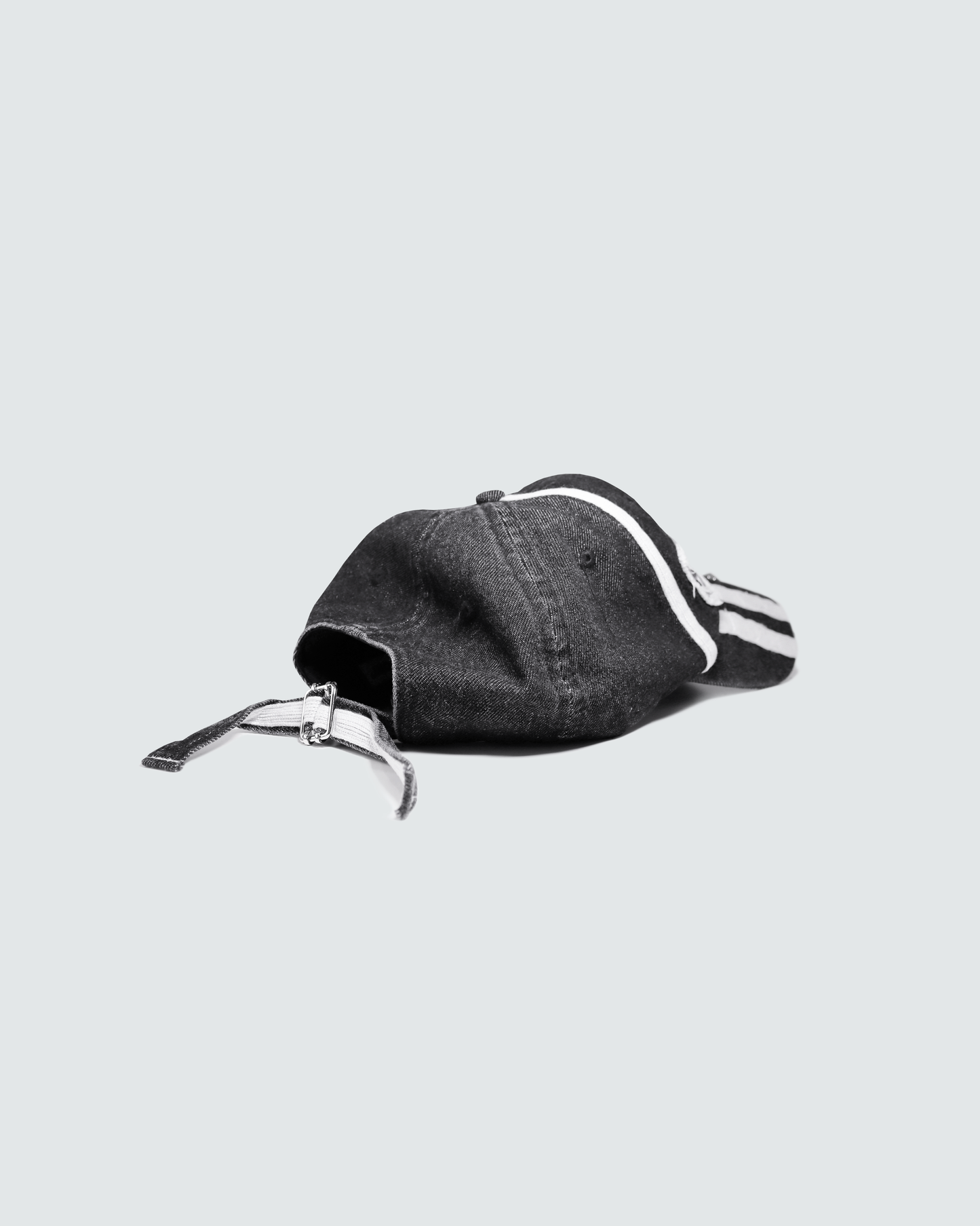 Leuchtende Denim-Kappe
